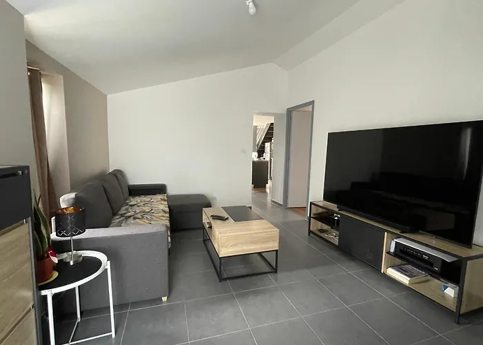 De 2 - Ancenis A11 - Logis Du Chateau Rouge בית נופש Mésanger